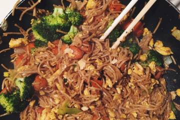 Ramen noodle bowl with broccoli and egg